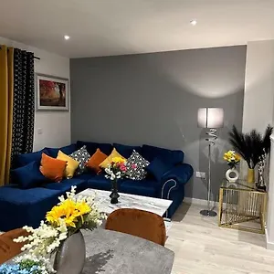 Apartment Amazing 3bedroom Flat, London