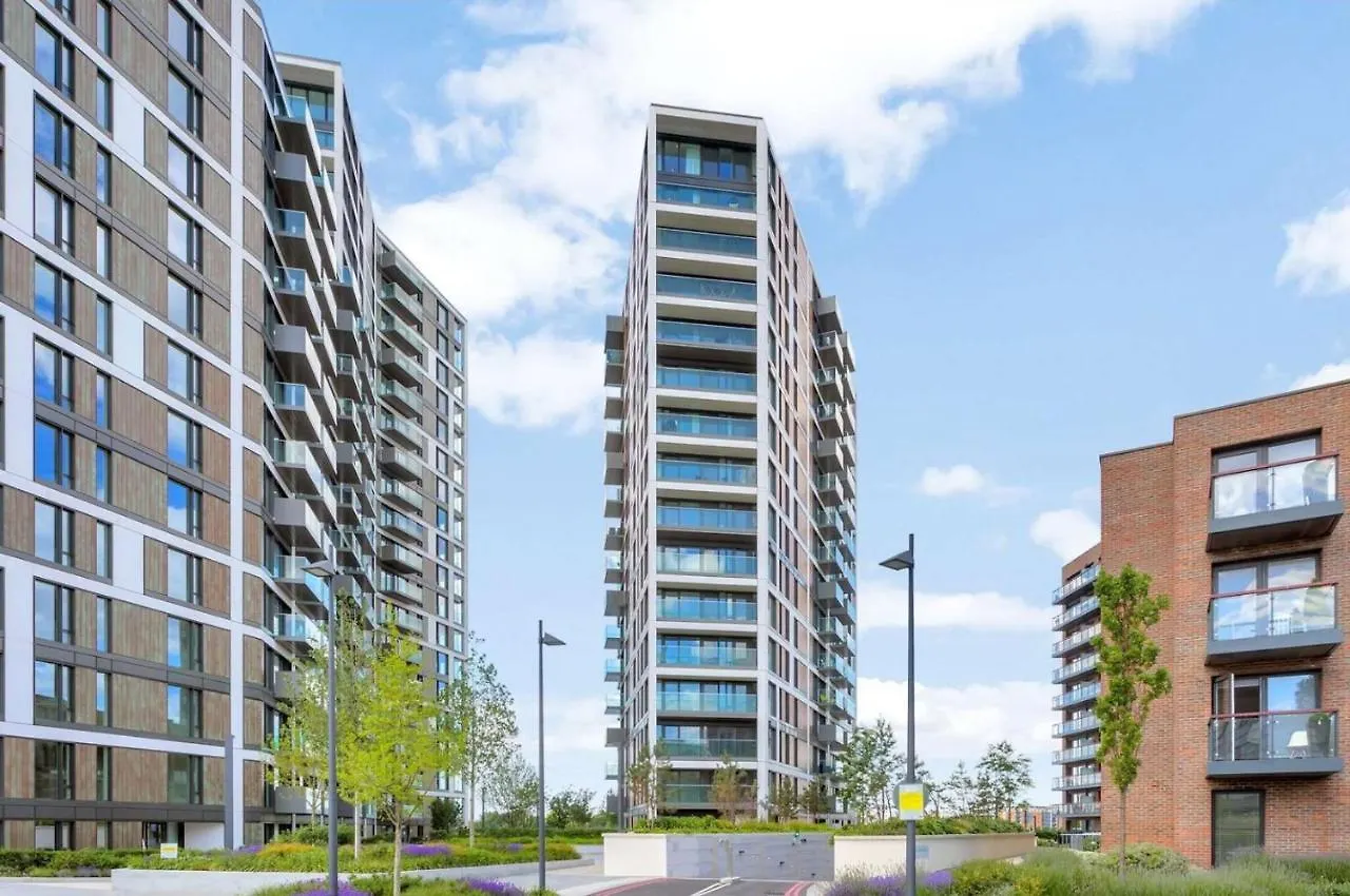 Riverside Apartment Minutes From Elizabeth Line London United Kingdom